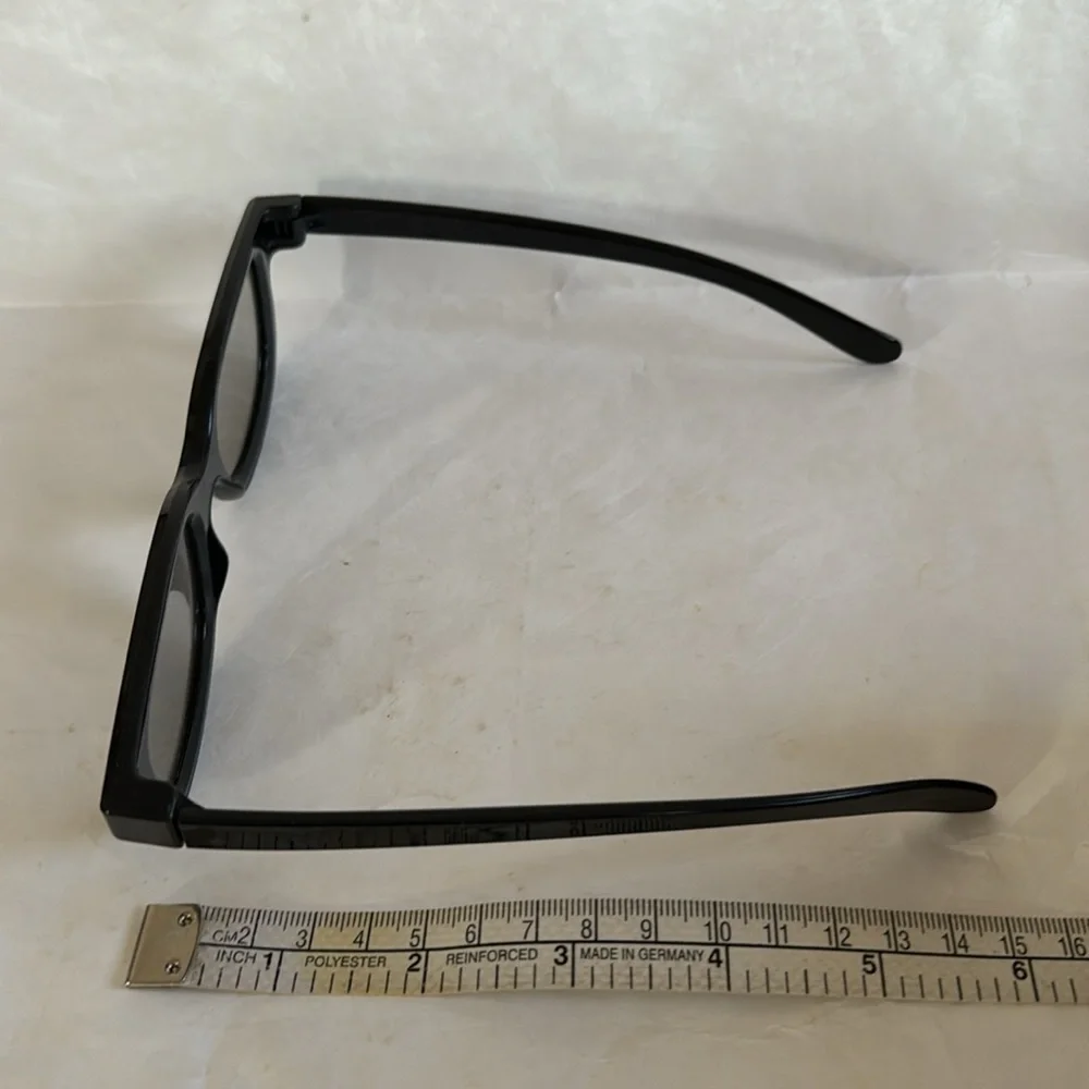 RealD Technology 3D Polarized Glasses for TV/Movies/Cinema/HD EUC $15